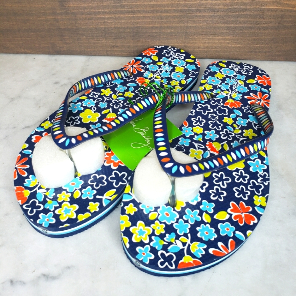 NWT Vera Bradley garden flip flops size small